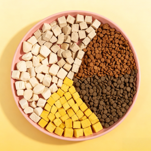 5-Mix Beef Kibble with Freeze-Dried Duck Pear, Egg Yolk & Chicken Bits